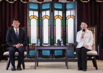 台灣民眾黨市政拜會首選台中-盧市長感謝黃國昌主席不分黨派為市民努力