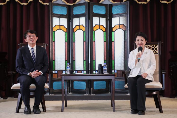 台灣民眾黨市政拜會首選台中-盧市長感謝黃國昌主席不分黨派為市民努力