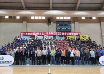 中市7隊出征全國排球甲級、女子壘球聯賽 -教育局授旗期許再創佳績