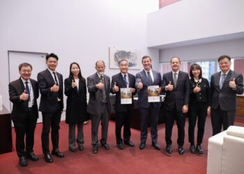 台中美國商會遞交白皮書聚焦交通建設-黃副市長盼協力打造「宜居城市」