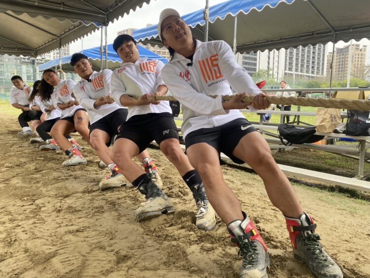 台中天團「玖壹壹」現身太原拔河場-備戰世壯運力挺宣傳-中市運動局：優化訓練環境、為選手打氣！