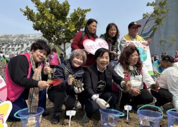 發票換樹苗、愛心變綠意!中市建設局攜手民團舉辦中央公園植樹活動