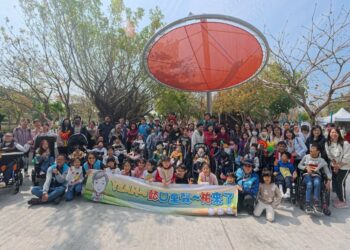滿足多元需求的遊戲場新標杆！中市建設局攜手民團辦中央公園無障礙遊具體驗