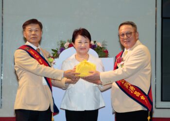 第27、28屆磐石會長交接-盧市長讚「中台灣經濟引擎」：感謝企業為台中拚經濟