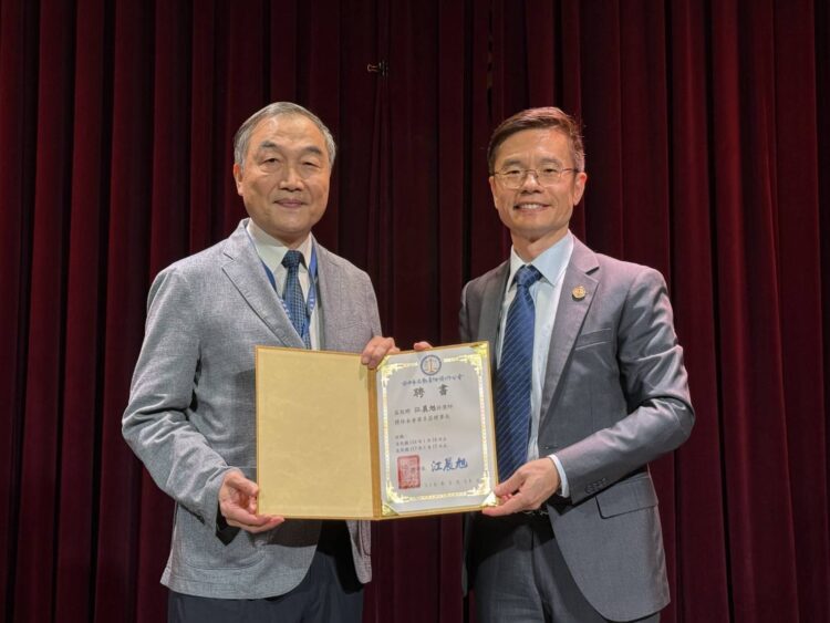 中市不動產估價師公會理事長連任及授證典禮-黃副市長:秉持專業為社會服務