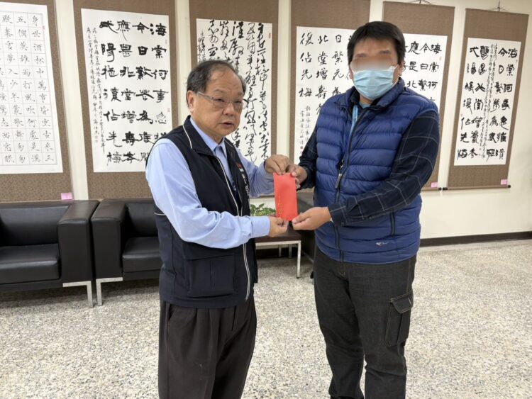 譴責暴力行為！梧棲區公所派員勸導設立施工告示遭施暴-民政局長慰問同仁並支持提告