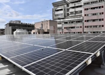 相當建國市場一年用電量！中市23處公有市場屋頂太陽能年發電量近600萬度