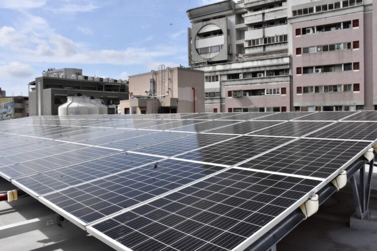 相當建國市場一年用電量！中市23處公有市場屋頂太陽能年發電量近600萬度