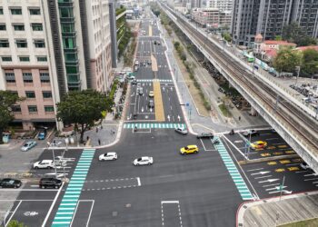 5.3億守護師生與就醫民眾通行安全！-中市南區建國北路拓寬完工通車