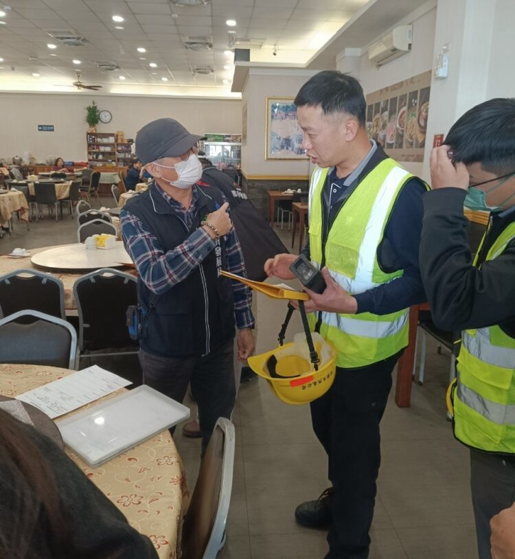 中市府大型用氣餐飲業稽查-昨查獲4家業者廚房環境缺失現場勸導改善