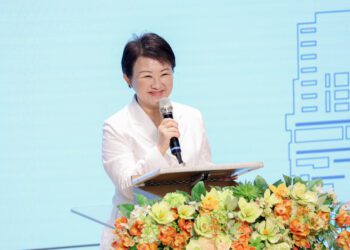 光田醫院向上院區「五星級」大樓啟用-盧市長感謝「百年守護」:醫護是民眾救命恩人!
