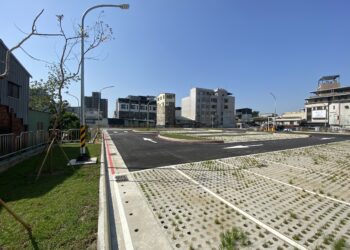 東區觀光購物停車新空間!-中市泉源糖廠停車場今啟用