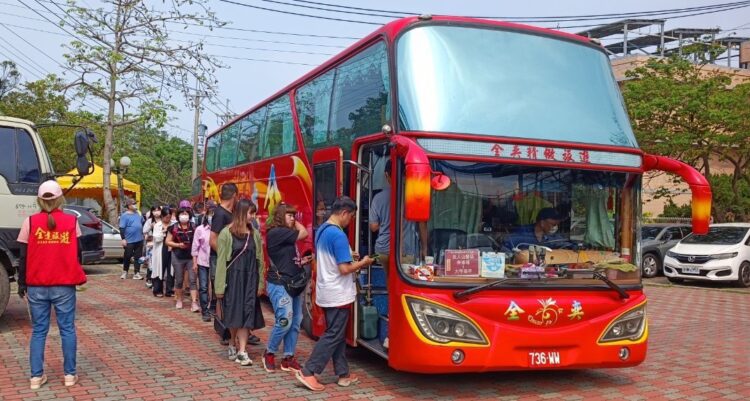 迎媽祖搭公車！大甲鎮瀾宮媽祖遶境-中市交通局4/4、4/13免費接駁服務
