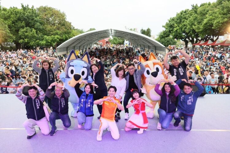 台中親子音樂季首日人潮破萬！妙妙犬布麗、賓果現身high翻-新聞局長：歡迎親子明天再來同樂