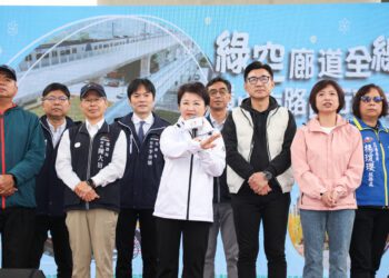 「綠空廊道」全線通車！潭子74號橋下自行車跨橋工程完工　盧市長讚：全市最長自行車道