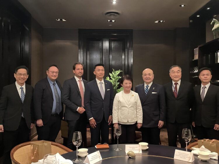 盧市長與比利時、日本、新加坡3國駐台代表會面-感謝擔任購物節代言人、提議加強台比日星經貿往來