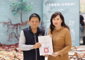 廢材變身水蓑衣！-中市文化局辦永續藝術展-攜手特教生共創藝術