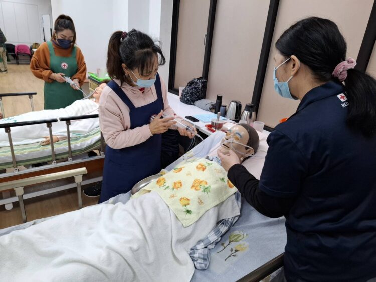 減輕長照家庭負擔-中市勞工局培訓照顧服務員-即日起受理報名
