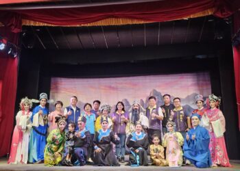 鴻明歌劇團重塑民間劇場　合興宮再現經典歌仔戲風華