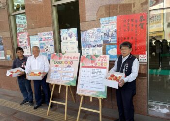 台中太平區優質水蜜桃果品評鑑競賽-農友張博能勇奪平地水蜜桃達人