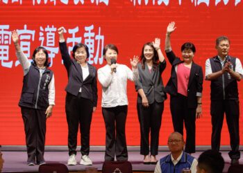 清水區婦女會表揚活動　盧市長感謝發揮溫暖力量：每一位都是「社會典範」！