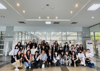 中市地稅局「金典台中-檔藏稅史」檔案巡迴展前進台中科大-與師生一同探索稅史足跡