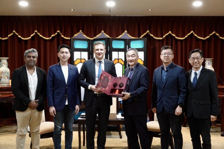 矽谷科技新創tfh拜會台中-中市府攜手大學推進智慧台中