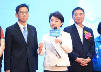 中部五首長、近千企業家齊聚-「中部地區企業座談會」-盧市長籲團結面對關稅：化危機為轉機