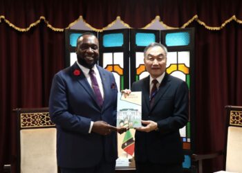 聖克里斯多福及尼維斯大使贈書台中綠美圖-黃副市長：在世界閱讀日促進國際文化交流