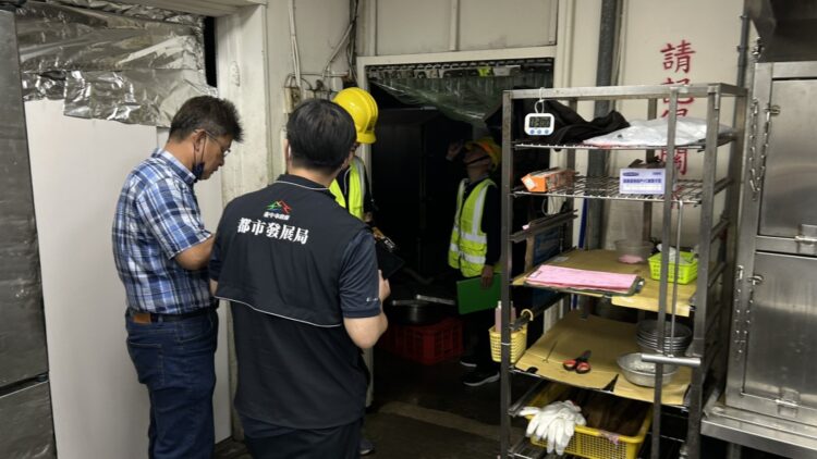 中市府大型用氣餐飲業稽查-昨查獲3家業者廚房環境及設備缺失-現場勸導改善
