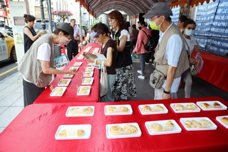 花更少、餅更多！-自由商圈推物調券限時優惠、5千個糕餅加碼送