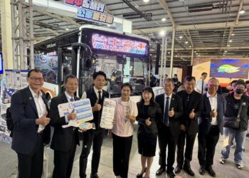 電動公車開進2025商用車大展-台中go交通行動服務體驗超人氣