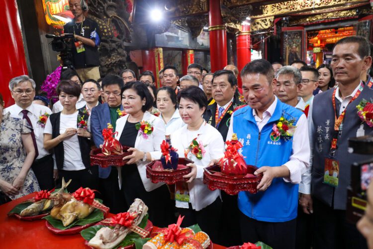 白沙屯媽祖徒步北港進香正式啟程-盧市長赴拱天宮恭請登轎-祈求台灣國泰民安