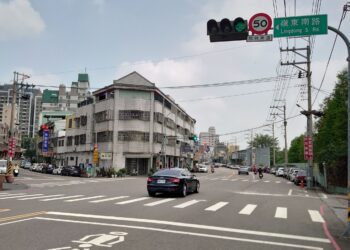 提升夜間穿越路口安全-中市交通局:546處閃光號誌改為紅黃綠三色