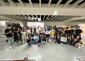 走出教室實境學習partⅡ-逢甲大學再訪中市地稅局「金典台中-檔藏稅史」與ai智慧客服