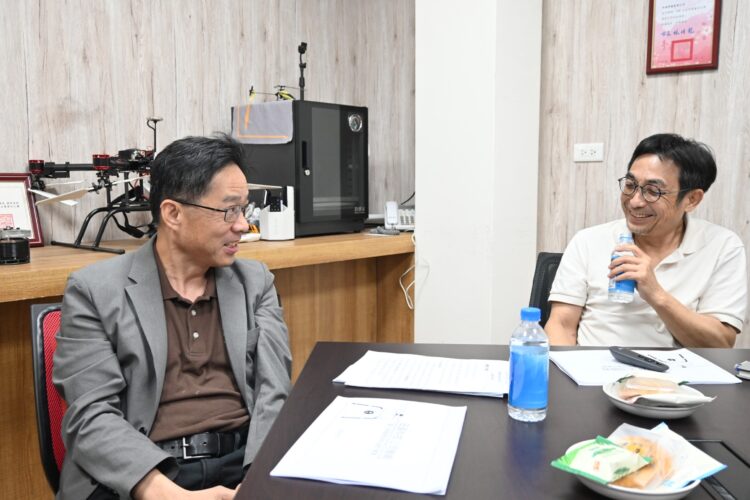台中田屋科技「mit無人直升機」飛越中央山脈瞄準國際空域-經發局長肯定：遙控飛機變身國家隊！
