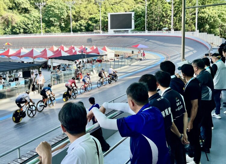 世壯運自由車場地賽邁入第3天-運動局長赴賽場為海內外好手加油