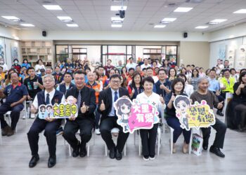 大里高中「多元學習資源中心」揭牌啟用 -盧市長感謝社會共力：打造多元學習新典範