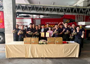 議員聯合企業端午節前夕贈愛心肉粽-為中市消防弟兄送暖