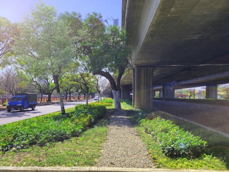 公私協力綠化橋下空間-中市建設局積極推動「台74綠指環」計畫
