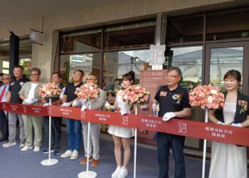 Feeling18插旗台中海線 女神李多慧親臨 梧棲童綜合店甜蜜開幕