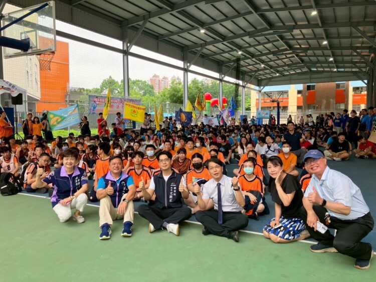 全班一起來運動!-中市國中普及化排球賽熱血開打-清水國中奪冠