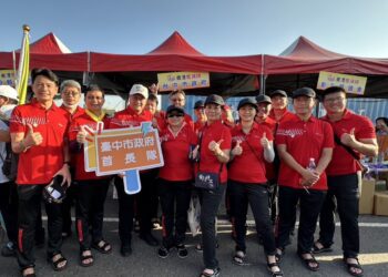 中市府組隊鹿港慶端陽龍舟賽-鄭副市長：競技交流展現中彰投友好情誼