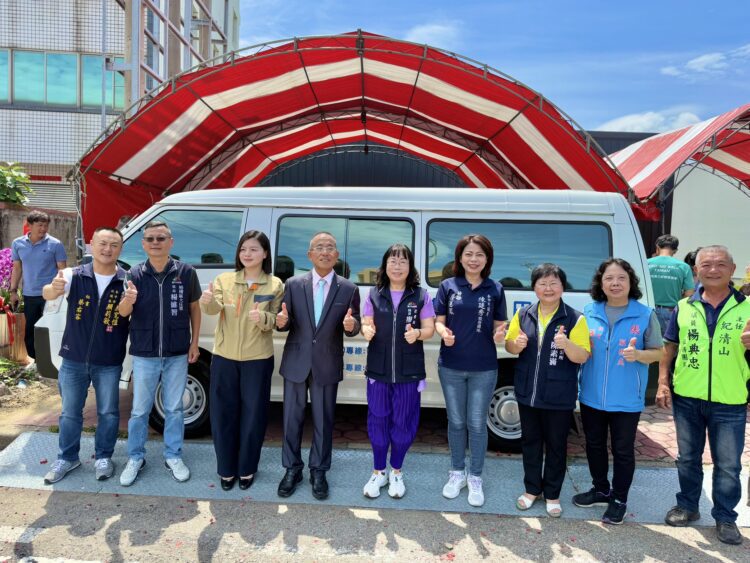 共創有愛無礙環境-博士居建設二度捐贈中市府復康巴士