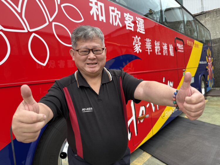 職人精神！台中公車駕駛下午5時睡、凌晨3時起-為你準時發首班車