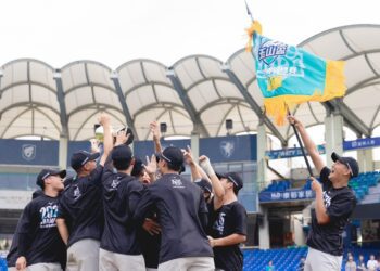 榮耀再現!台中青棒睽違15年再奪玉山盃冠軍