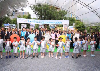 增設遮蔭、遮雨設施更舒適！中市中央公園「飛行美樂地遊戲場」正式啟用-盧市長：提升公園全年使用率