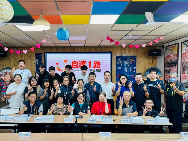 最高海拔的幸福接送！梨山自達幸福巴士深入部落-試營運成效獲肯定