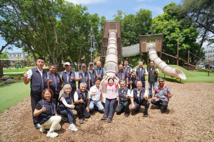 夏日避暑新去處！建設局長視察后里森林公園「搖籃遊戲場」遮陽設施