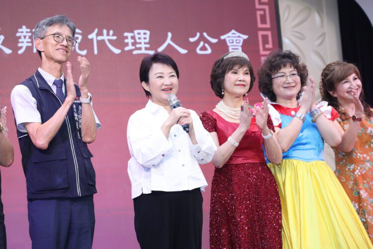 出席台中市記帳及報稅代理人公會會員大會-盧市長：對經濟貢獻功不可沒